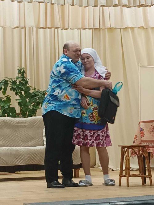 Смәел мәдәният йортына театр артистлары килгән