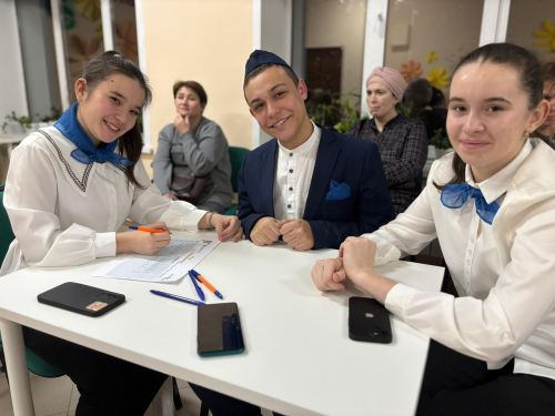 Смәел укучылары «Мин татарча сөйләшәм» интеллектуаль уенында җиңү яулаган