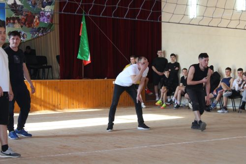 Дамир батыр истәлегенә волейбол ярышлары узды