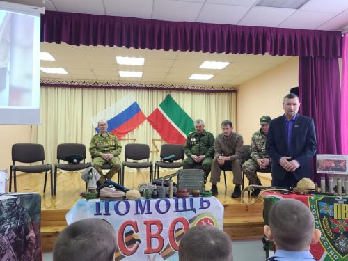 Балтач волонтерлары Нөнәгәр укучылары белән очрашты