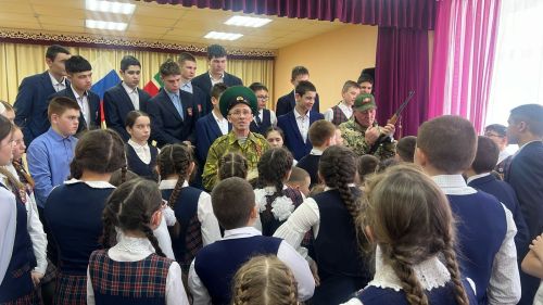 Балтач волонтерлары Нөнәгәр укучылары белән очрашты