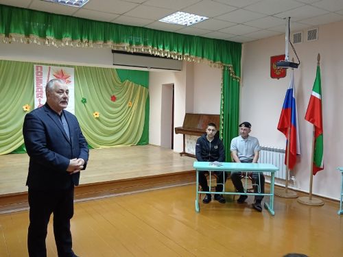 Көшкәтбаш егетләре укучылар белән очрашты