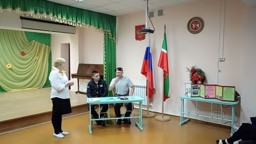 Көшкәтбаш егетләре укучылар белән очрашты