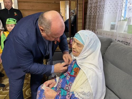 Маңгай тире түккән буынга медаль бирәләр