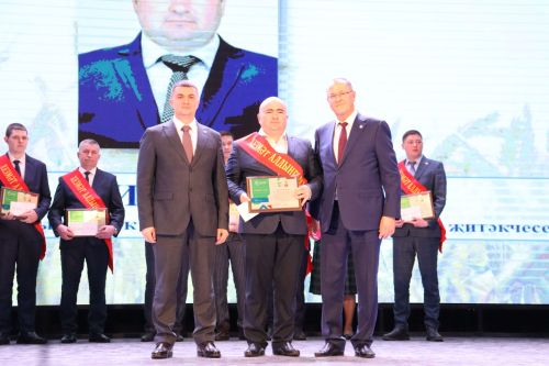 Районыбызда бик зур чара — алдынгылар слеты булып узды