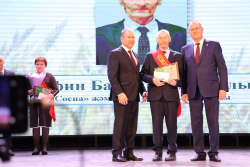 Районыбызда бик зур чара — алдынгылар слеты булып узды