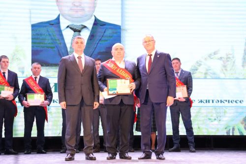 Районыбызда бик зур чара — алдынгылар слеты булып узды