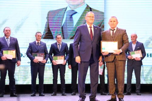Районыбызда бик зур чара — алдынгылар слеты булып узды