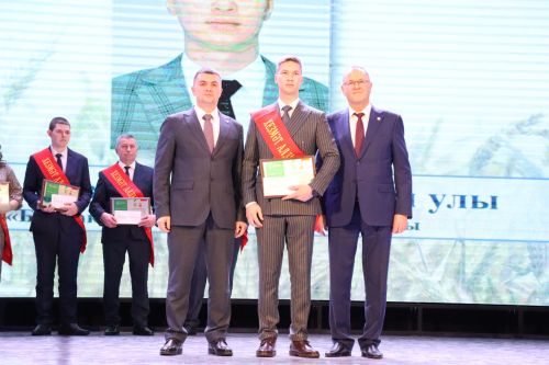Районыбызда бик зур чара — алдынгылар слеты булып узды