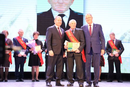Районыбызда бик зур чара — алдынгылар слеты булып узды