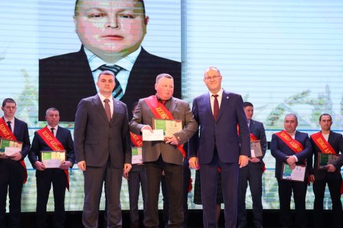 Районыбызда бик зур чара — алдынгылар слеты булып узды