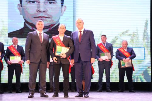 Районыбызда бик зур чара — алдынгылар слеты булып узды