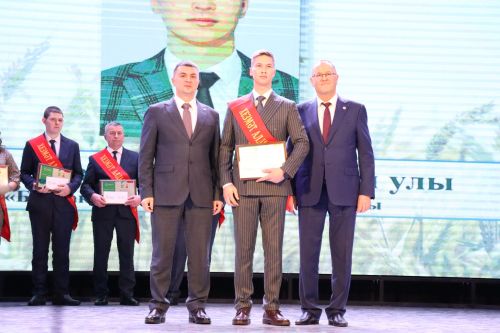 Районыбызда бик зур чара — алдынгылар слеты булып узды