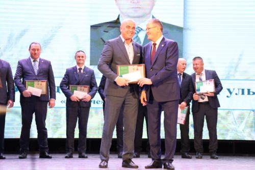Районыбызда бик зур чара — алдынгылар слеты булып узды