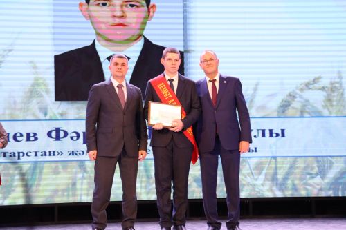 Районыбызда бик зур чара — алдынгылар слеты булып узды