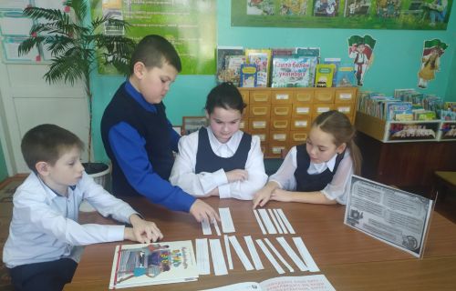 Арбор авылы балалары китапханә белән гел тыгыз элемтәдә
