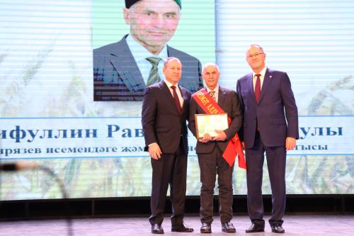 Районыбызда бик зур чара — алдынгылар слеты булып узды
