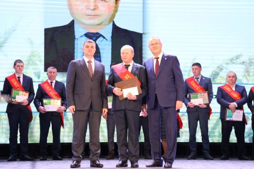 Районыбызда бик зур чара — алдынгылар слеты булып узды