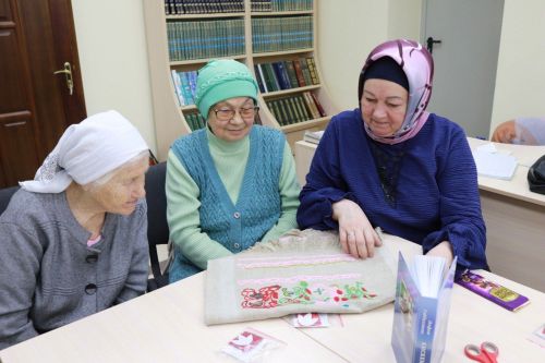 Үзәк зурлар китапханәсендә «Мин бит, хатын-кыз» әдәби музыкаль кичә узды (видео)