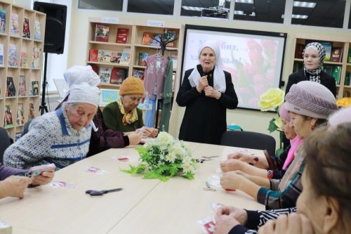Үзәк зурлар китапханәсендә «Мин бит, хатын-кыз» әдәби музыкаль кичә узды (видео)
