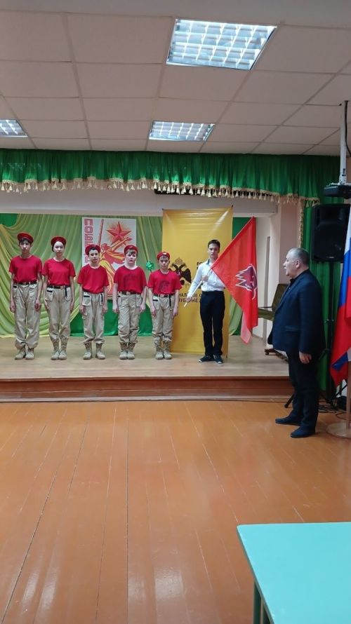 Түнтәр мәктәбендә укучыларны «Яшьармиячеләр» сафына кабул иттеләр