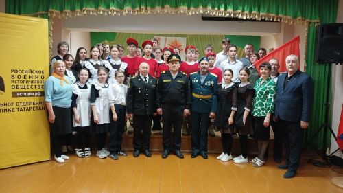 Түнтәр мәктәбендә укучыларны «Яшьармиячеләр» сафына кабул иттеләр