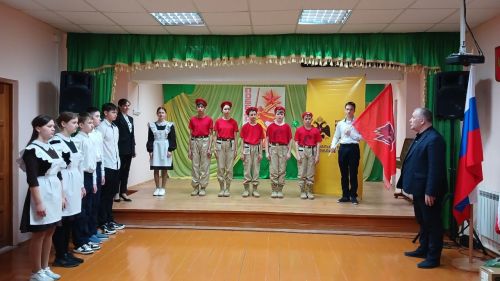 Түнтәр мәктәбендә укучыларны «Яшьармиячеләр» сафына кабул иттеләр
