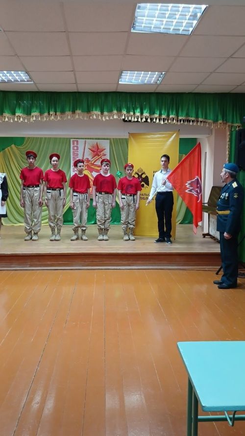Түнтәр мәктәбендә укучыларны «Яшьармиячеләр» сафына кабул иттеләр