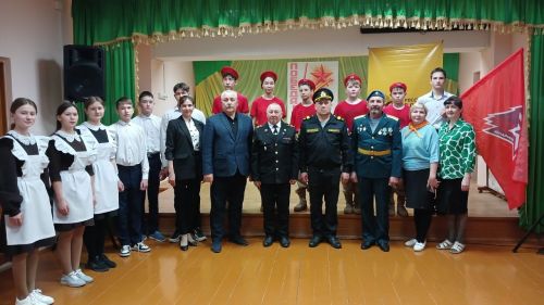 Түнтәр мәктәбендә укучыларны «Яшьармиячеләр» сафына кабул иттеләр