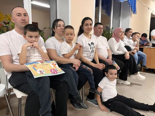 Карадуган балалары әти-әниләре белән «Гаиләле аҗаган»да катнашты