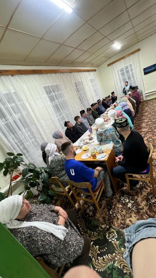 Шодада Раушания һәм Марат Әүхәдиевлар гаиләсе ифтар үткәрде