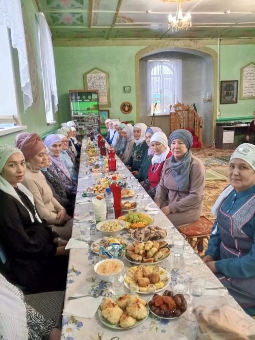 Ринат абый Шәйхуллин гаиләсе ифтар ашы уздырган