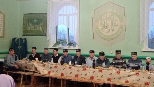 Ринат абый Шәйхуллин гаиләсе ифтар ашы уздырган