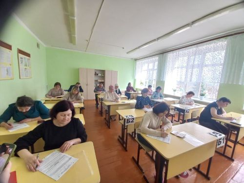 Балтачта әти-әниләр бердәм дәүләт имтиханы тапшырды