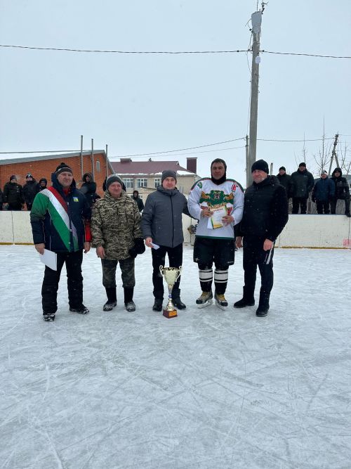 Карадуган һәм Смәелдә алкалы хоккей буенча чемпионатның финал уенары узды