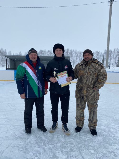 Карадуган һәм Смәелдә алкалы хоккей буенча чемпионатның финал уенары узды