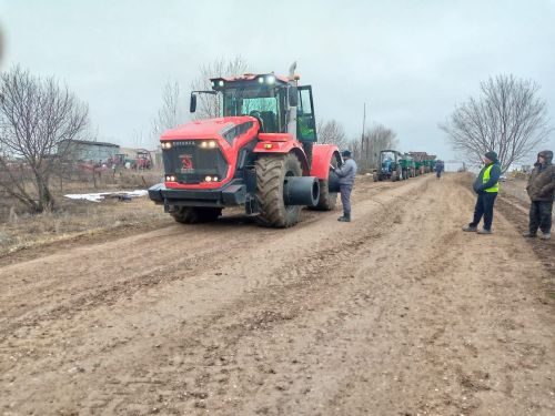 «Уңыш»лыларның техникасы язгы кыр эшләрен тулы әзерлектә
