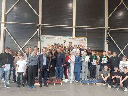 «Хыял» яшьләр үзәгендә армрестлинг буенча «Диварга-дивар» турниры узды