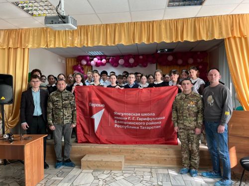 Батырлык дәресендә хәрби Раушан Рамазанов сөйләде
