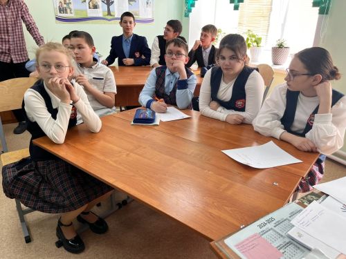 Нөнәгәр укучылары «Тукай мәйданы»нда көч сынашкан
