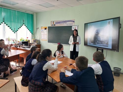 Нөнәгәр укучылары «Тукай мәйданы»нда көч сынашкан