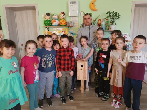 Бистәнең 4 номерлы балалар бакчасында сыерчык оясы ясаганнар