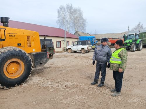 «Кама» механизаторлары тракторларын тиешенчә әзерләгәнме?