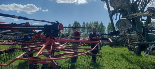 Тимирязев исемендәге хуҗалык техникалары терлек азыгы хәзерләү кампаниясенә әзер