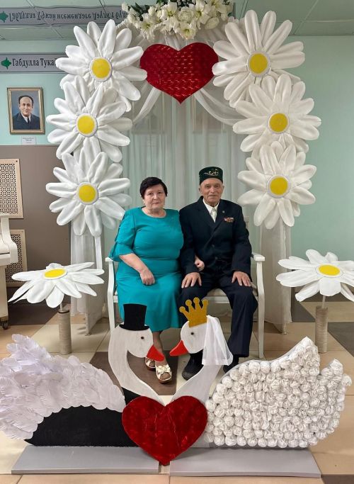 Балтачта 60-65 ел бергә гомер юлы үткән мөхтәрәм парларны район җитәкчелеге югарылыгында хөрмәтләделәр