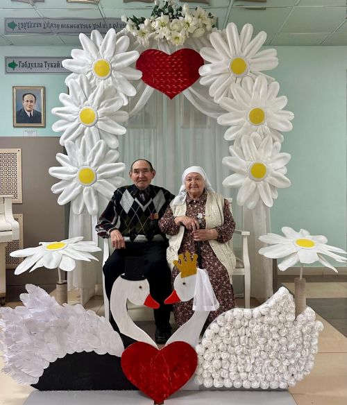 Балтачта 60-65 ел бергә гомер юлы үткән мөхтәрәм парларны район җитәкчелеге югарылыгында хөрмәтләделәр