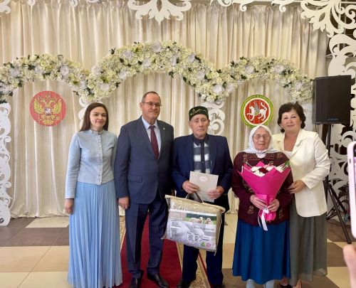 Балтачта 60-65 ел бергә гомер юлы үткән мөхтәрәм парларны район җитәкчелеге югарылыгында хөрмәтләделәр