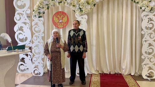Балтачта 60-65 ел бергә гомер юлы үткән мөхтәрәм парларны район җитәкчелеге югарылыгында хөрмәтләделәр