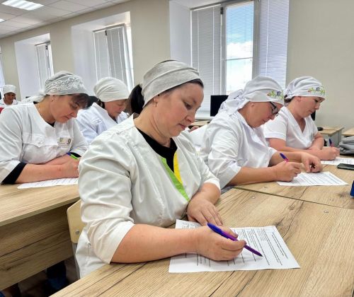 Балтачта иң яхшы сыер савучы һәм ясалма орлыкландыру технологын ачыклыйлар