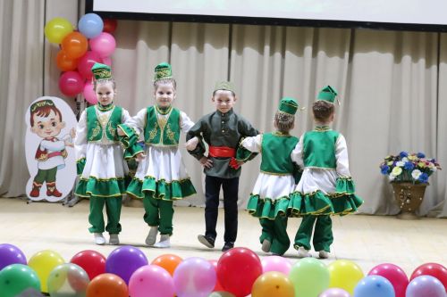 Бөрбаш балалар бакчасы концерты елатты да, елмайтты да (+ бик күп фото)